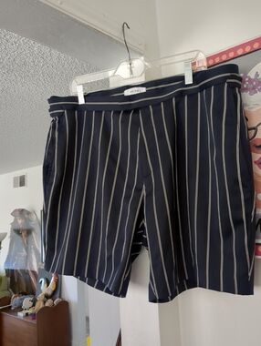 Reiss Flat Front Shorts Sz 38